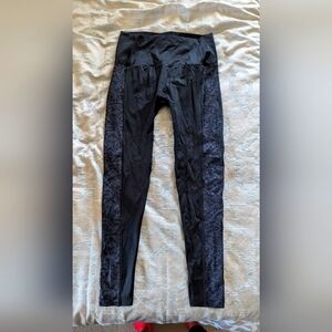 K-DEER Black And Snakeskin Print Leggings, Size Large
